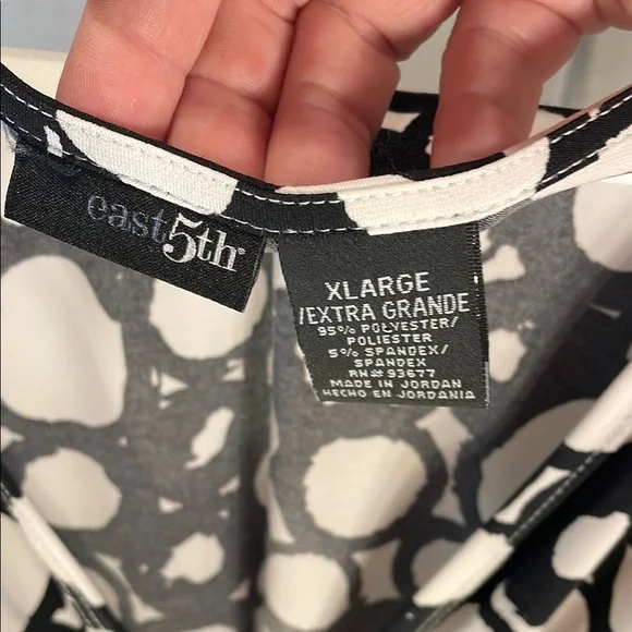 *Black and White Women's Top Size XL - Picture 2 of 4